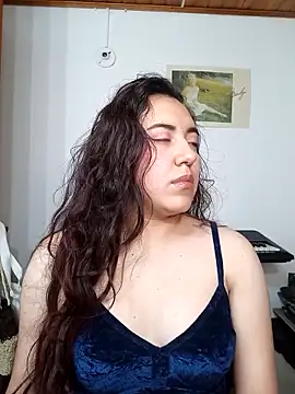 Emi chik online show from September 2025 11:43:02 AM