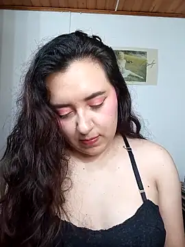 Emi chik online show from September 2025 11:14:01 AM