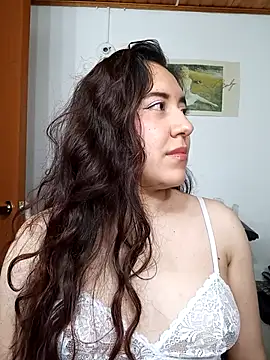 Emi chik online show from October 2025 10:58:02 AM