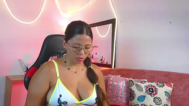 Snapshot of Megaan_Greey chatting on July 2026 11:39:02 PM Megaan Greey online show from July 2026 11:39:02 PM