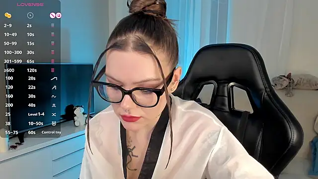 Marta May  online show from December 2024 07:10:01 PM