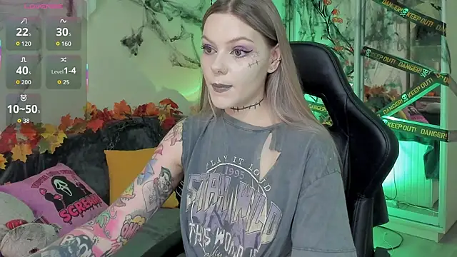 Marta May  online show from October 2025 06:03:02 PM