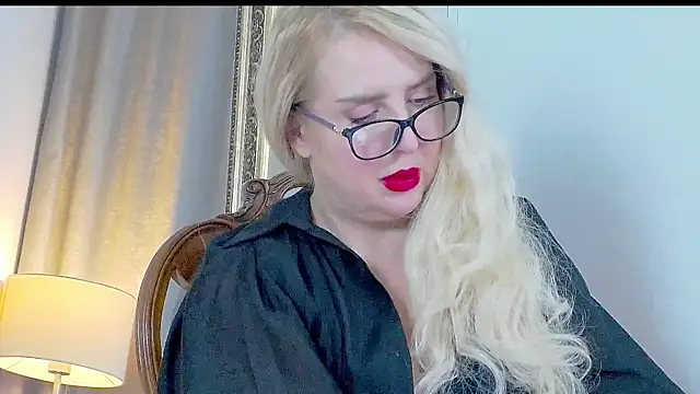 Snapshot of MariaRichi_ chatting on February 2025 02:54:02 PM MariaRichi  online show from February 2025 02:54:02 PM