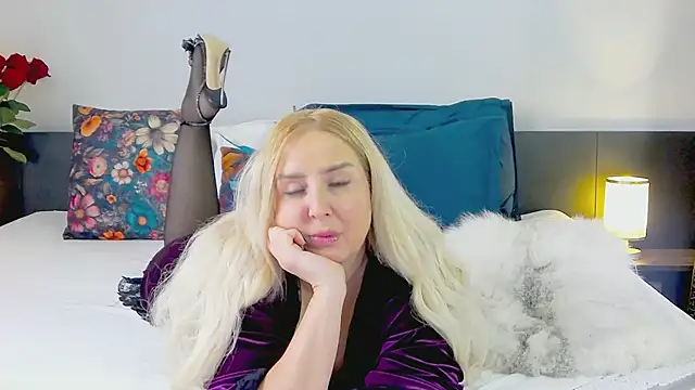 Snapshot of MariaRichi_ chatting on March 2025 12:13:01 PM MariaRichi  online show from March 2025 12:13:01 PM