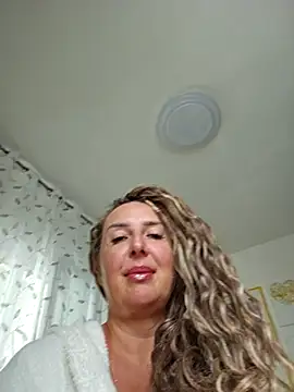 Snapshot of MariaRichi_ chatting on September 2025 07:02:02 AM MariaRichi  online show from September 2025 07:02:02 AM