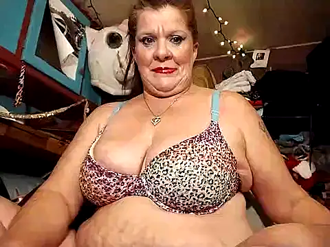 Snapshot of Fantasymaid80 chatting on January 2025 07:32:01 AM Fantasymaid80 online show from January 2025 07:32:01 AM