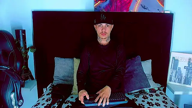 HannibalLester online show from November 2025 04:46:02 AM