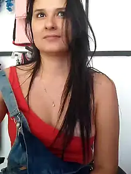 Snapshot of elena_jonees chatting on January 2025 06:35:02 PM elena jonees online show from January 2025 06:35:02 PM