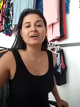 Snapshot of elena_jonees chatting on January 2025 06:31:01 PM elena jonees online show from January 2025 06:31:01 PM