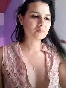 Snapshot of elena_jonees chatting on February 2025 05:58:01 PM elena jonees online show from February 2025 05:58:01 PM