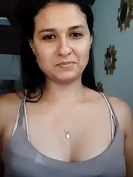 Snapshot of elena_jonees chatting on February 2025 09:58:02 PM elena jonees online show from February 2025 09:58:02 PM