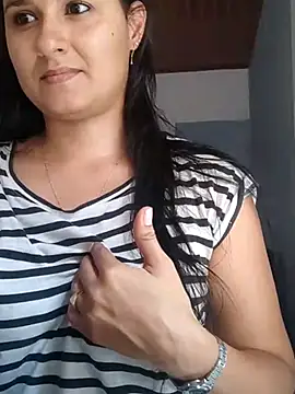 Snapshot of elena_jonees chatting on February 2025 06:43:01 PM elena jonees online show from February 2025 06:43:01 PM
