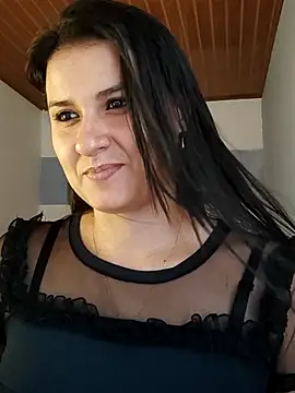 Snapshot of elena_jonees chatting on February 2025 06:31:02 PM elena jonees online show from February 2025 06:31:02 PM