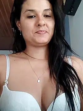 Snapshot of elena_jonees chatting on March 2025 06:33:02 PM elena jonees online show from March 2025 06:33:02 PM