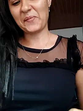 Snapshot of elena_jonees chatting on March 2025 06:55:01 PM elena jonees online show from March 2025 06:55:01 PM