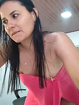 Snapshot of elena_jonees chatting on March 2025 06:32:01 PM elena jonees online show from March 2025 06:32:01 PM