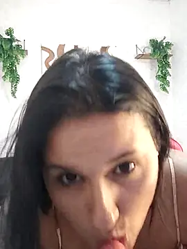 Snapshot of elena_jonees chatting on September 2025 07:36:01 PM elena jonees online show from September 2025 07:36:01 PM