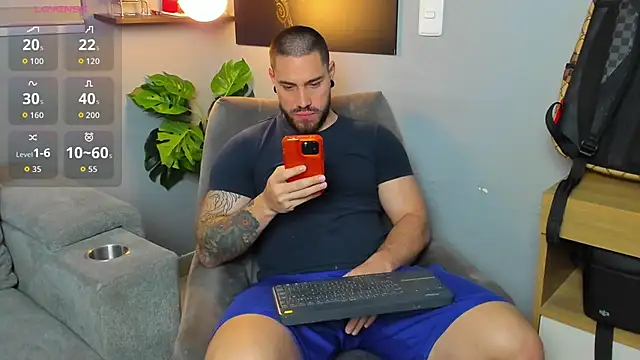 Giorgio-Leone online show from March 2026 11:44:02 PM