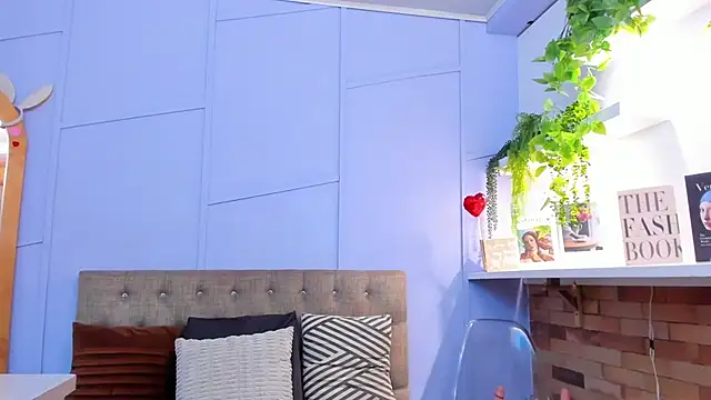 nathalie rossel online show from October 2025 07:04:02 PM