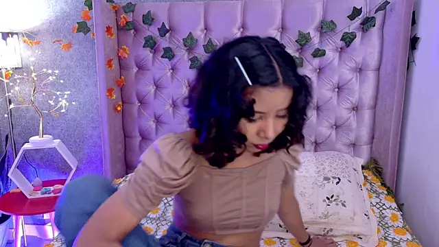 Snapshot of Akane_Uwu chatting on November 2025 03:35:01 PM Akane Uwu online show from November 2025 03:35:01 PM