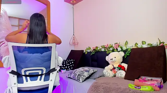 Hannah williams1 online show from February 2025 10:40:02 AM