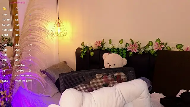 Hannah williams1 online show from October 2025 09:23:02 PM