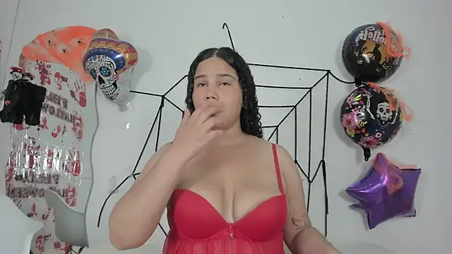 zoee lovv online show from October 2025 03:04:01 AM