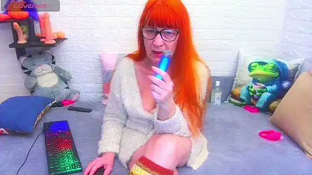 RedHousewife online show from February 2026 06:44:02 PM