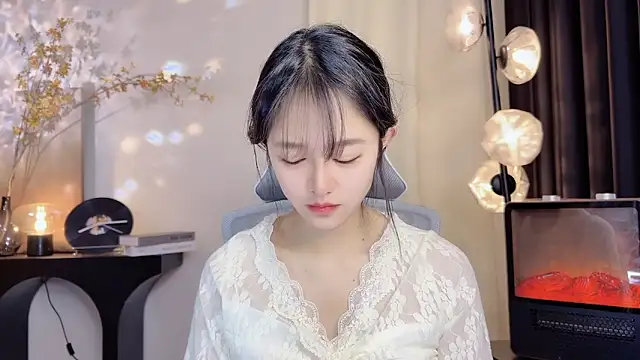 xiaodaibabyy online show from January 2025 12:29:01 PM