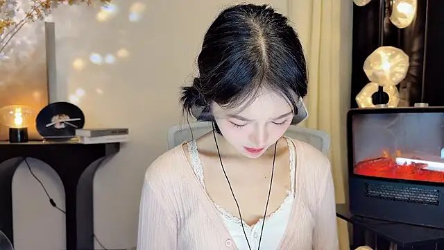 xiaodaibabyy online show from February 2025 04:25:02 PM