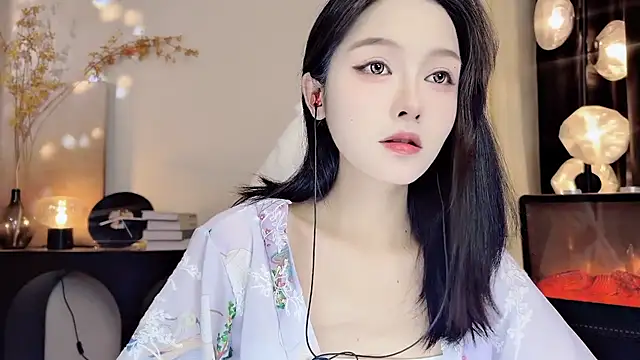 xiaodaibabyy online show from February 2025 01:07:01 PM