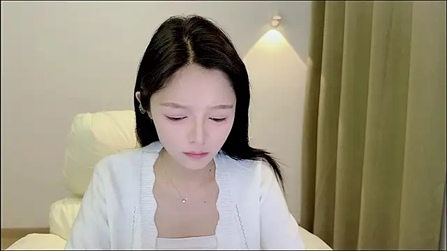 xiaodaibabyy online show from November 2025 07:05:02 AM