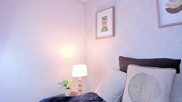 Caroline dh online show from December 2025 11:38:02 AM