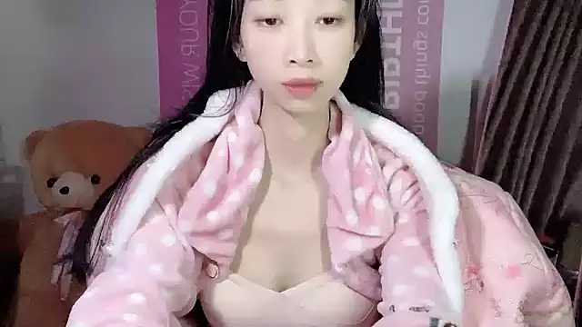 Snapshot of Lili-2 chatting on December 2024 04:09:01 PM Lili-2 online show from December 2024 04:09:01 PM