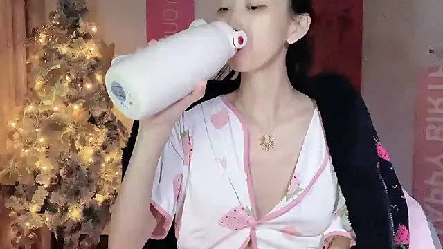 Snapshot of Lili-2 chatting on December 2024 04:08:02 PM Lili-2 online show from December 2024 04:08:02 PM