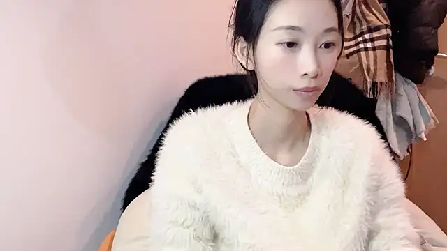 Snapshot of Lili-2 chatting on January 2025 11:43:02 AM Lili-2 online show from January 2025 11:43:02 AM