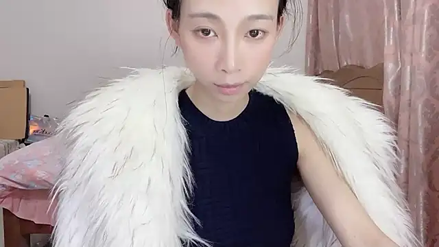 Snapshot of Lili-2 chatting on March 2025 05:24:02 PM Lili-2 online show from March 2025 05:24:02 PM