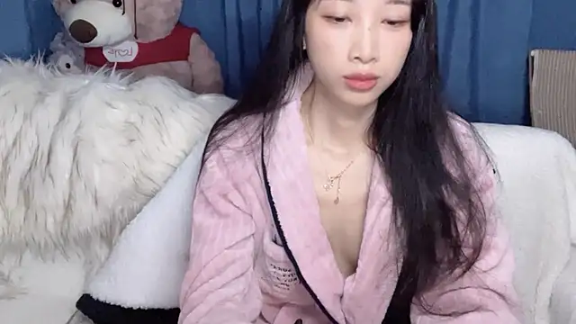 Lili-2 online show from January 2026 03:05:01 PM