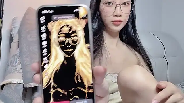 Snapshot of Lili-2 chatting on May 2026 03:19:02 PM Lili-2 online show from May 2026 03:19:02 PM
