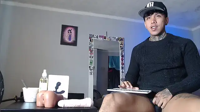 Nickhot0609 online show from December 2024 01:08:02 PM