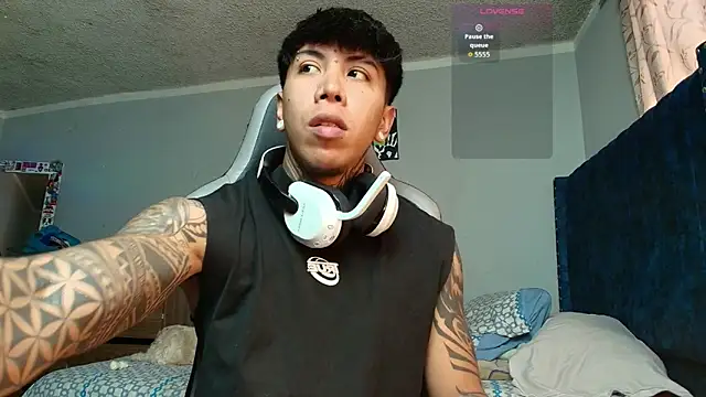 Nickhot0609 online show from October 2025 05:24:02 PM