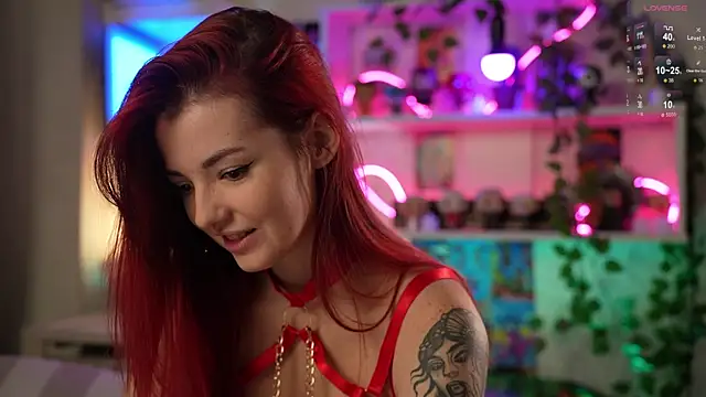 Snapshot of Charmings_054 chatting on January 2025 04:20:01 PM Charmings 054 online show from January 2025 04:20:01 PM