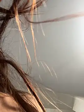 AleFantasy0001 online show from December 2025 10:49:01 PM