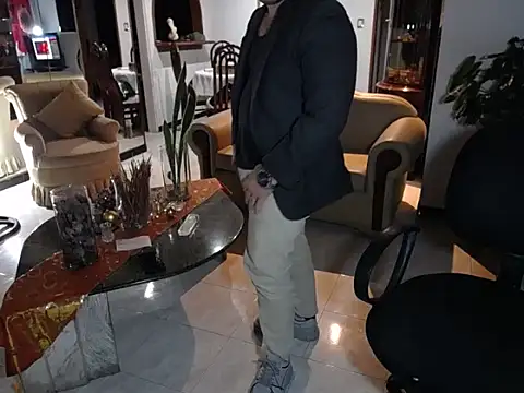 Snapshot of pitbullveryhot chatting on February 2025 06:51:02 AM pitbullveryhot online show from February 2025 06:51:02 AM