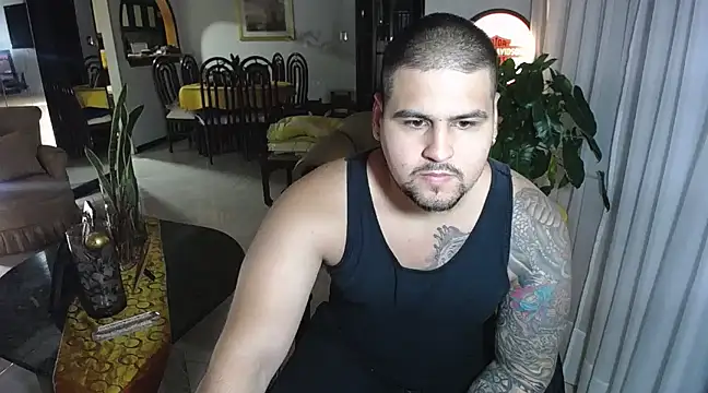 Snapshot of pitbullveryhot chatting on February 2025 06:59:02 AM pitbullveryhot online show from February 2025 06:59:02 AM