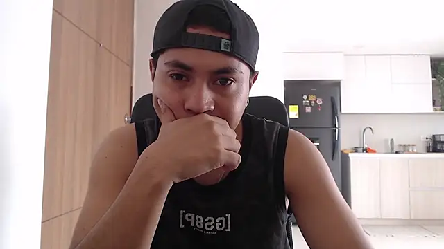 deyzl online show from April 2026 08:53:02 PM