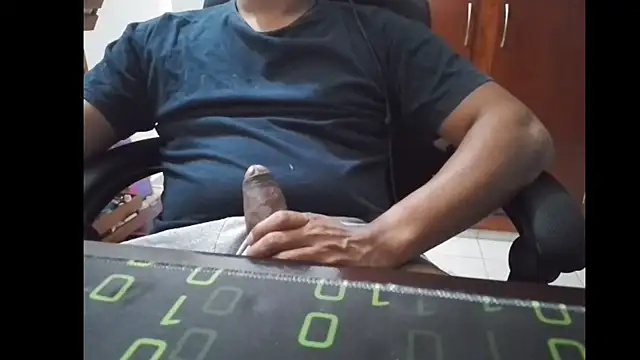 Snapshot of OlmecaSex chatting on December 2024 07:41:01 AM OlmecaSex online show from December 2024 07:41:01 AM