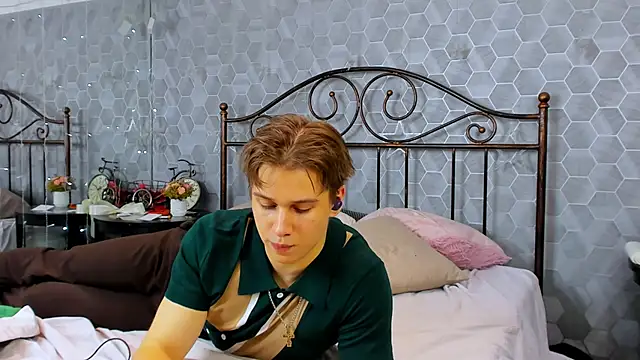 Marcus Swampov online show from December 2024 09:17:02 AM