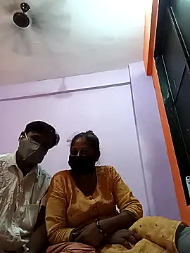 Snapshot of cutecouple_9 chatting on September 2025 04:40:02 PM cutecouple 9 online show from September 2025 04:40:02 PM