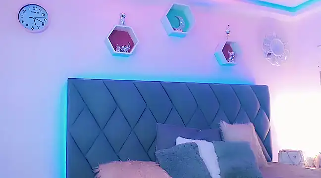 Snapshot of Hallyhott chatting on December 2024 12:41:02 PM Hallyhott online show from December 2024 12:41:02 PM